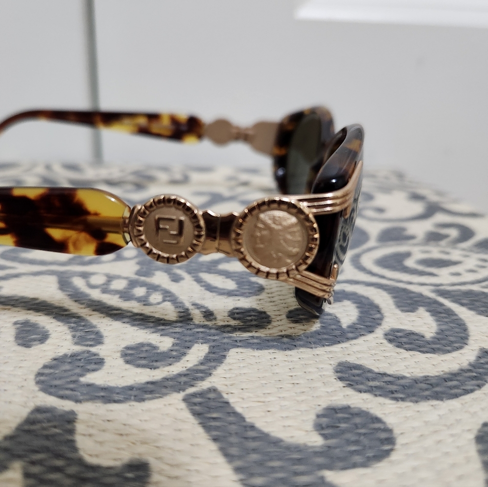 SOLD!!!!!Vintage FENDI Tortoise Sunglasses with Iconic Logo on Temple - Picture 10 of 10